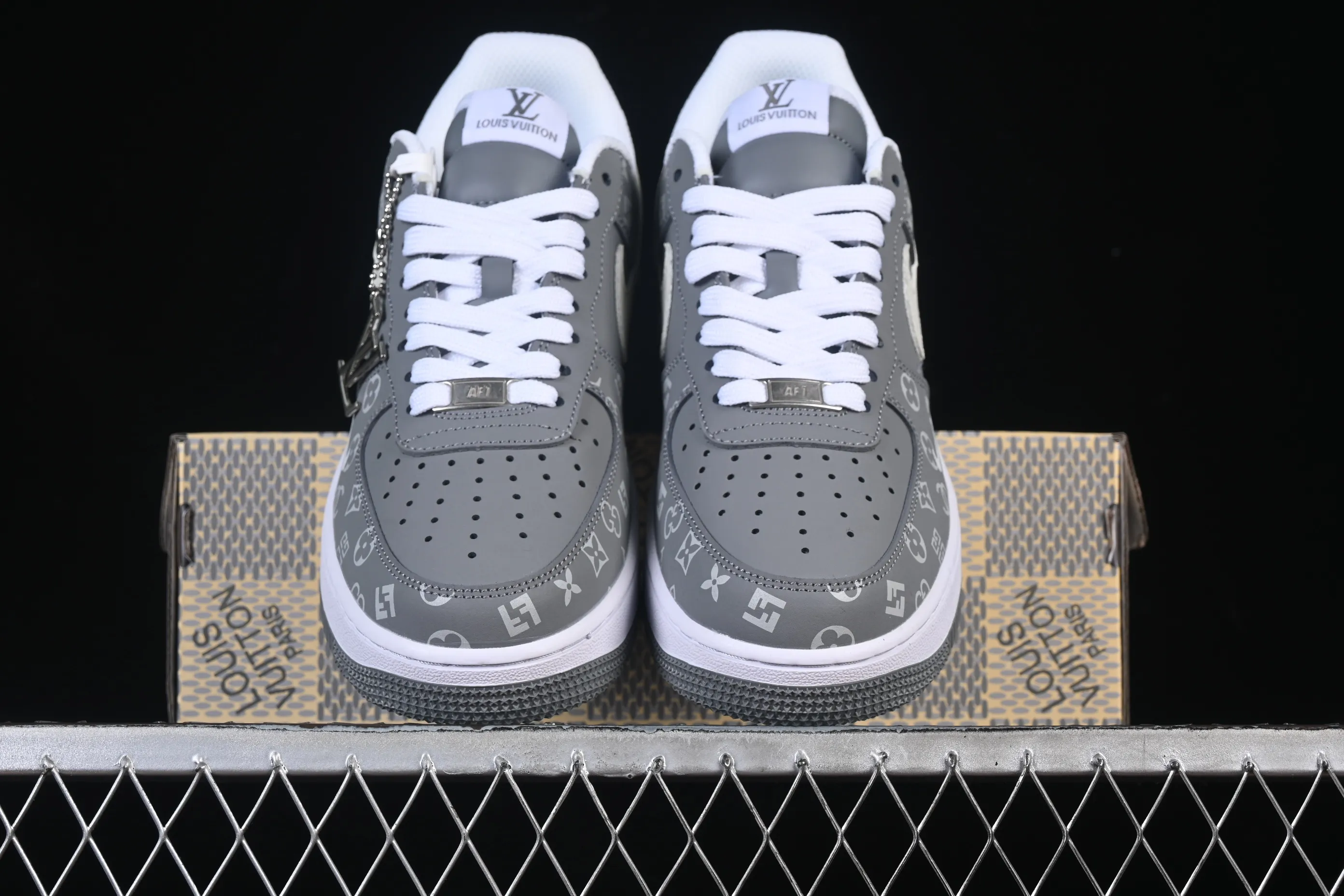 All categories Nk Air Force 1 Air Force series Nk Air Force 1 Low Air Force low-top Nike Air Force 1'07 Low joint gray and white print Air Force 1 low-top casual sneakers NH0601-575